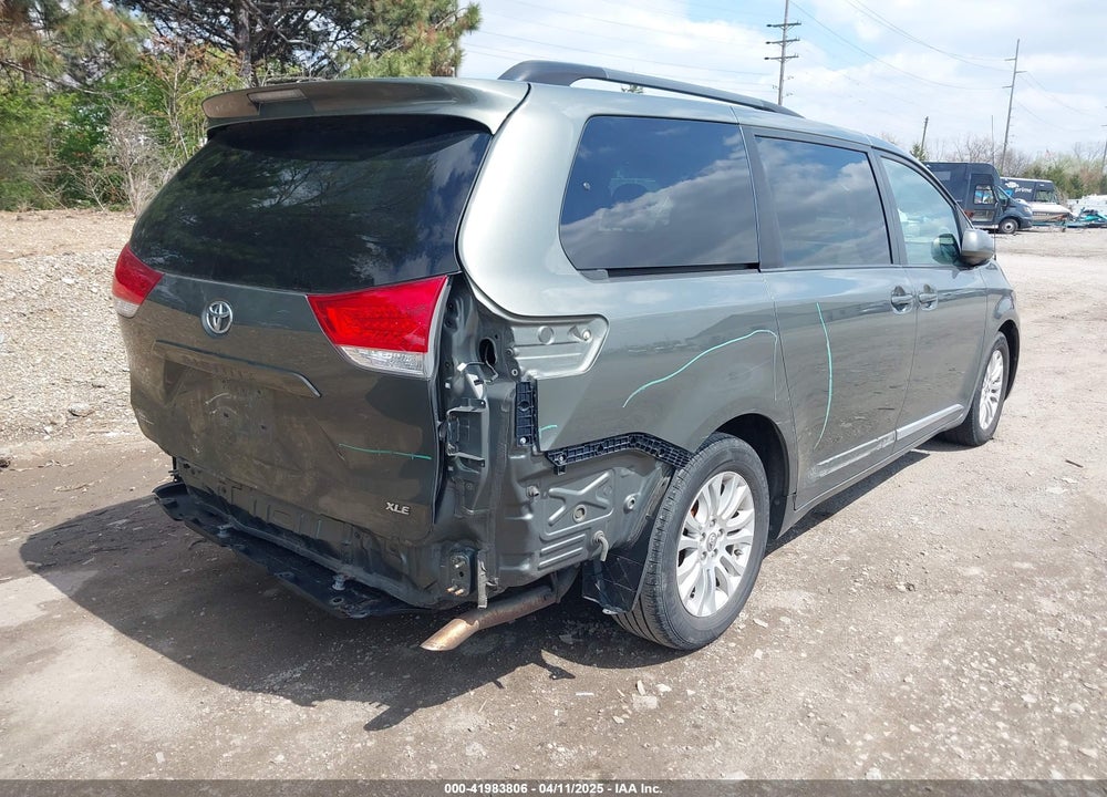 2012 TOYOTA SIENNA VIN: 5TDYK3DC0CS221618