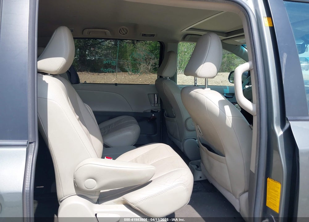 2012 TOYOTA SIENNA VIN: 5TDYK3DC0CS221618