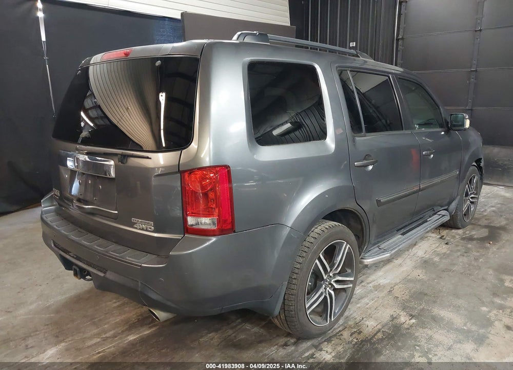 2012 HONDA PILOT TOURING VIN: 5FNYF4H90CB079607