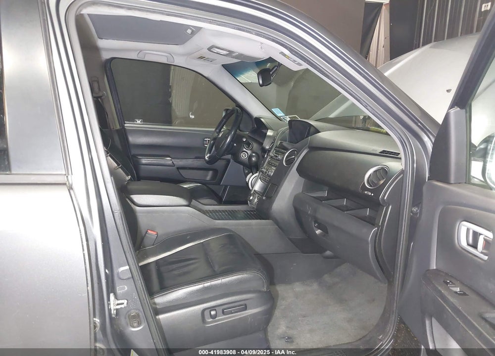 2012 HONDA PILOT TOURING VIN: 5FNYF4H90CB079607