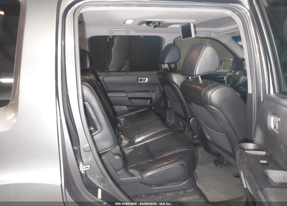 2012 HONDA PILOT TOURING VIN: 5FNYF4H90CB079607