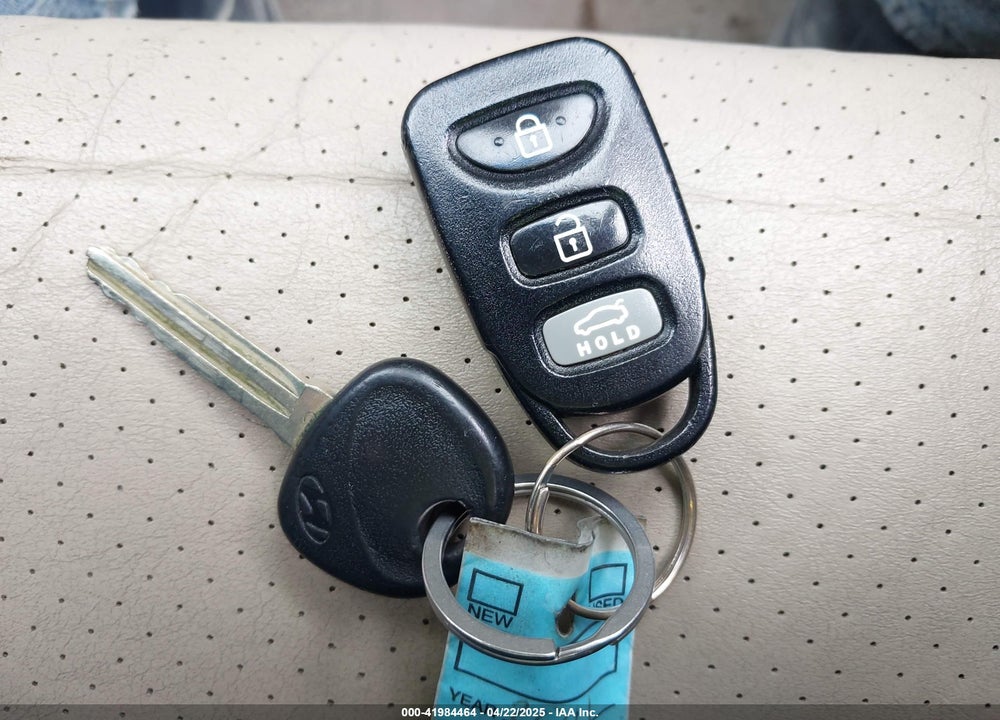 2011 HYUNDAI ELANTRA VIN: 5NPDH4AE9BH002718
