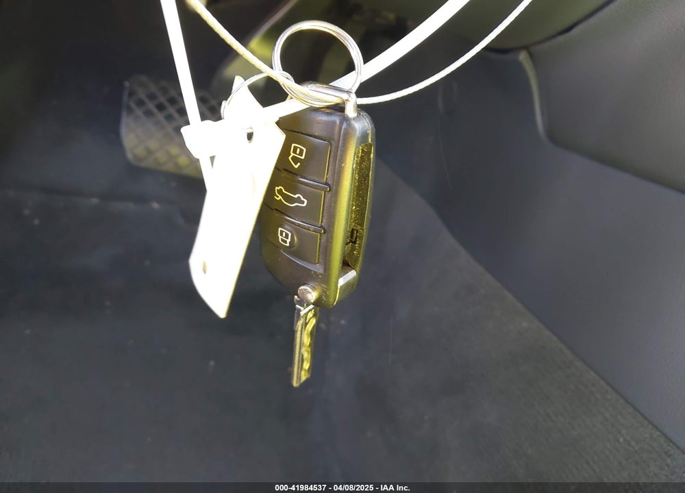 2010 AUDI A6 VIN: WAUKGAFB2AN040939