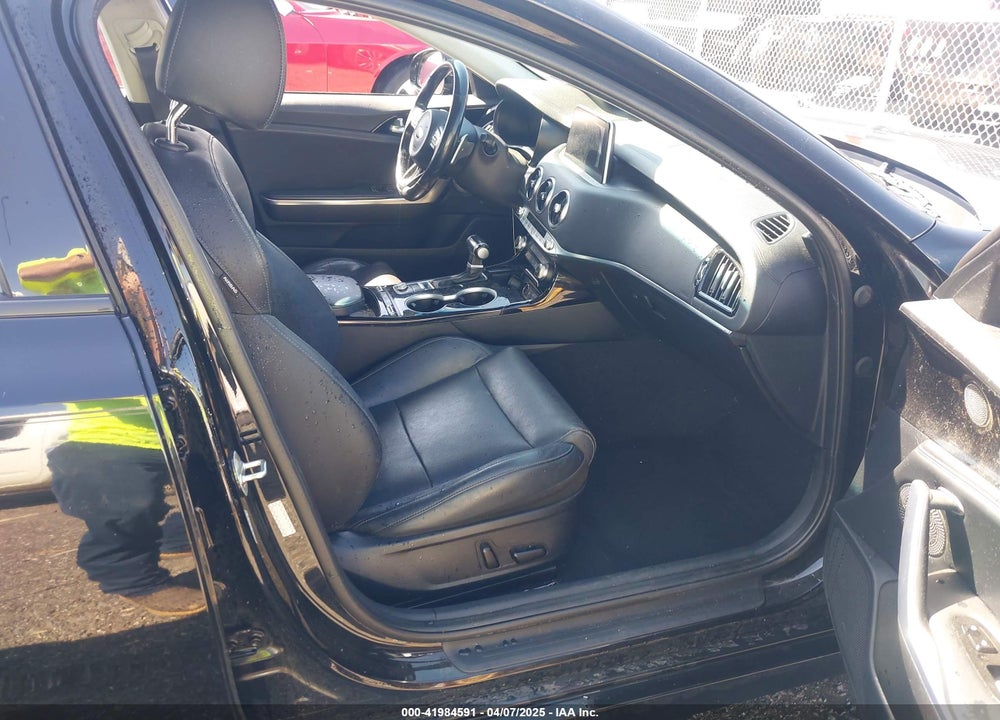 2018 KIA STINGER VIN: KNAE25LA7J6012188