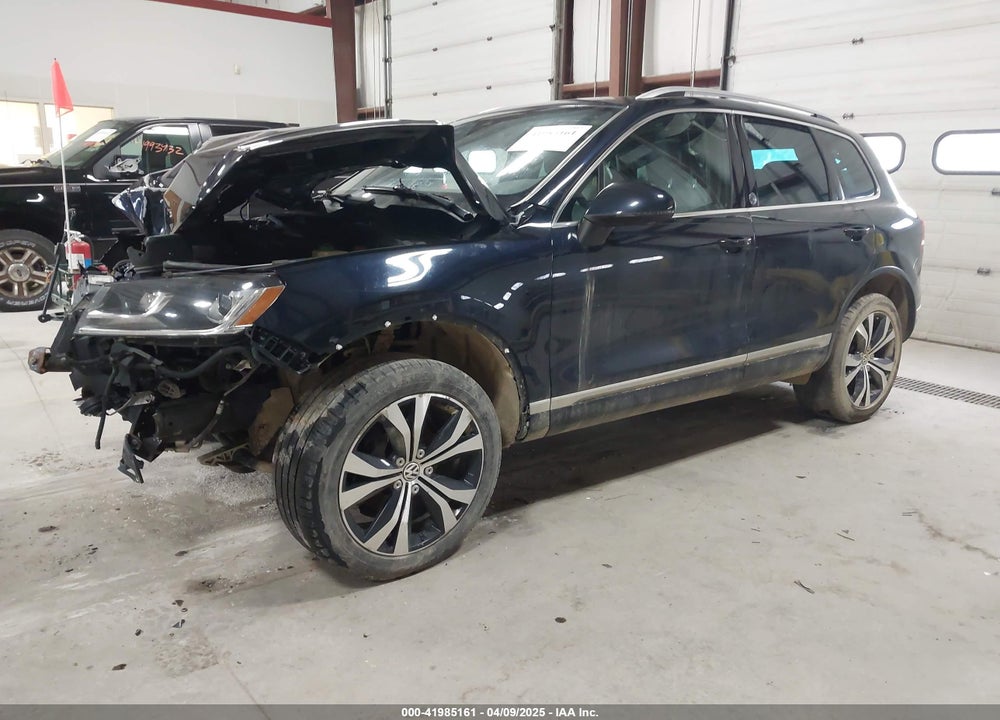 2017 VOLKSWAGEN TOUAREG VIN: WVGRF7BP0HD003232
