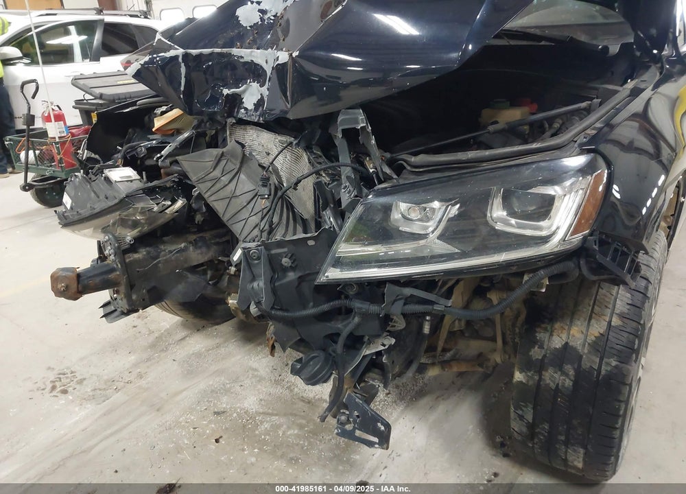 2017 VOLKSWAGEN TOUAREG VIN: WVGRF7BP0HD003232