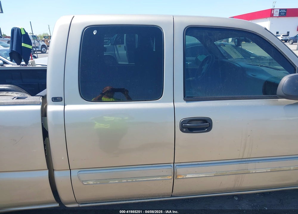 2003 CHEVROLET SILVERADO 1500 LS VIN: 2GCEC19V731307272