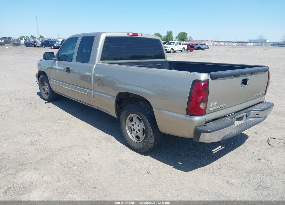 2003 CHEVROLET SILVERADO 1500 LS VIN: 2GCEC19V731307272