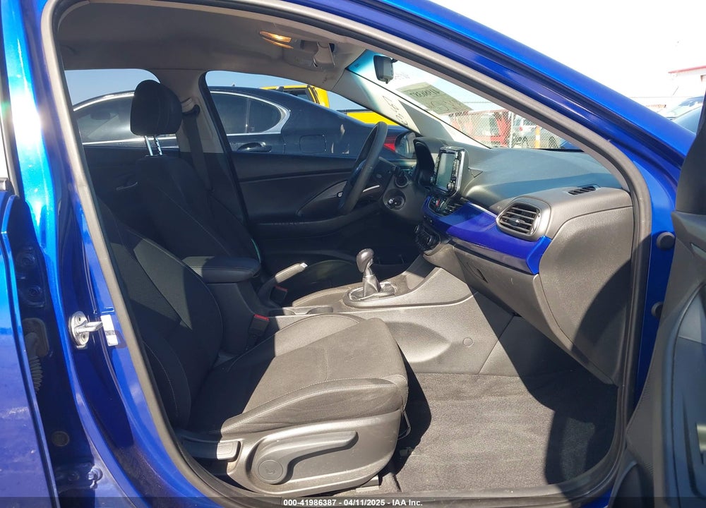 2018 HYUNDAI ELANTRA GT VIN: KMHH35LE2JU078218