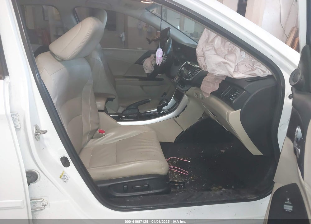 2013 HONDA ACCORD VIN: 1HGCR2F85DA091294