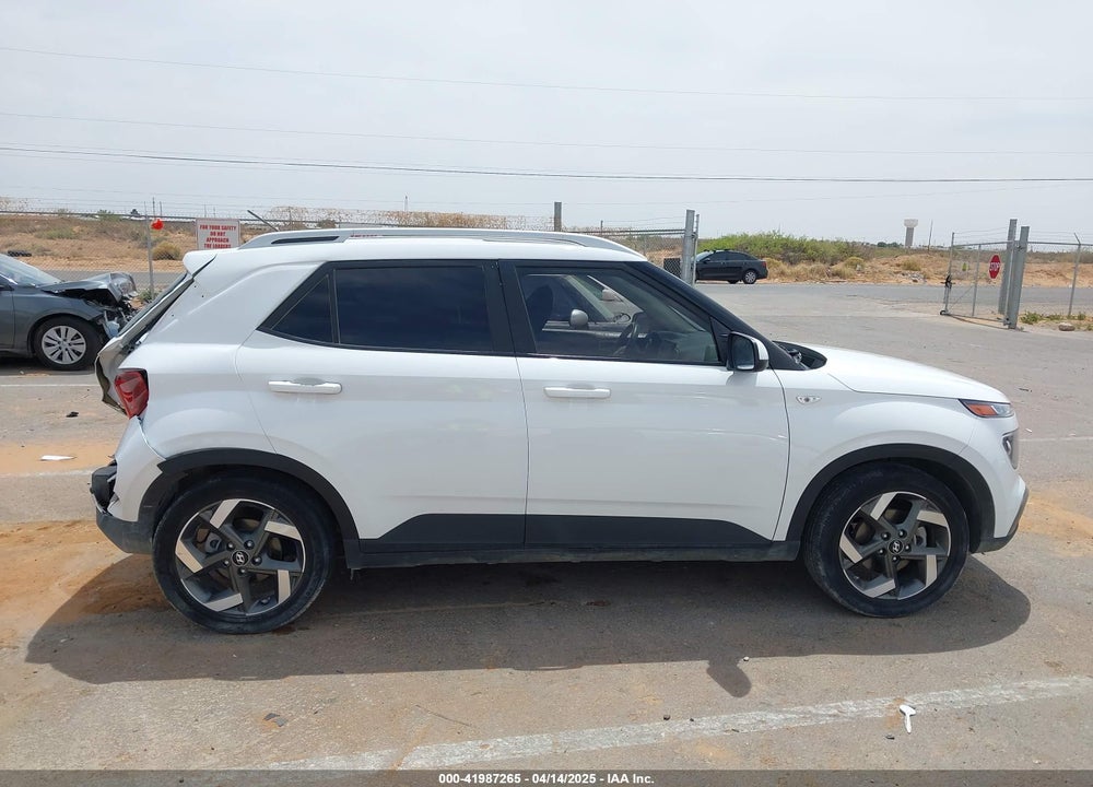 2023 HYUNDAI VENUE SEL VIN: KMHRC8A39PU258585