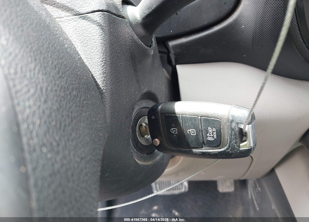 2023 HYUNDAI VENUE SEL VIN: KMHRC8A39PU258585