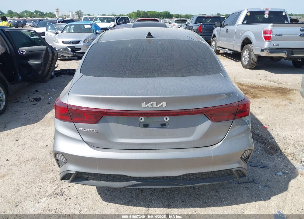 2024 KIA FORTE VIN: 3KPF24AD3RE823572