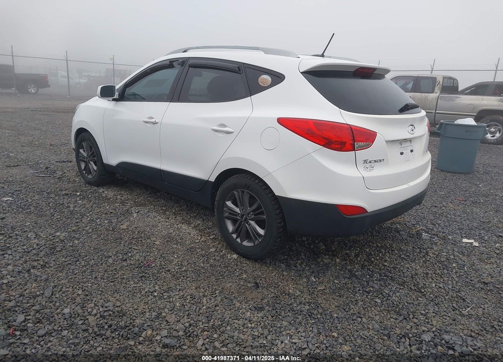2015 HYUNDAI TUCSON SE VIN: KM8JUCAGXFU987306
