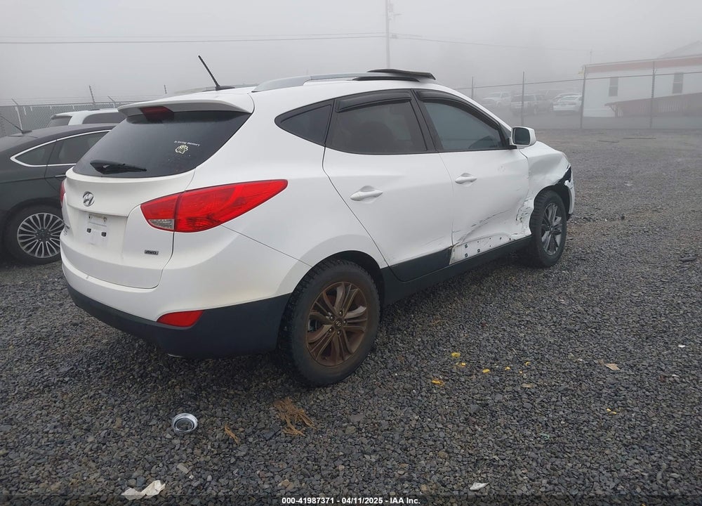 2015 HYUNDAI TUCSON SE VIN: KM8JUCAGXFU987306