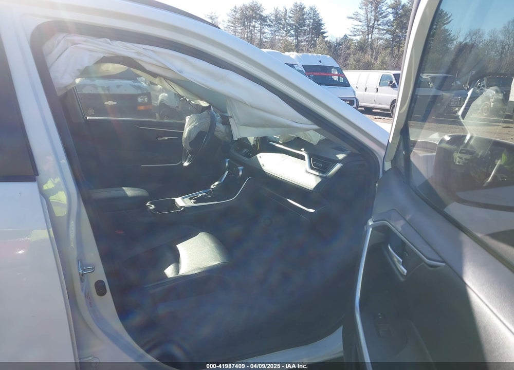 2019 TOYOTA RAV4 VIN: JTMA1RFV9KJ007728