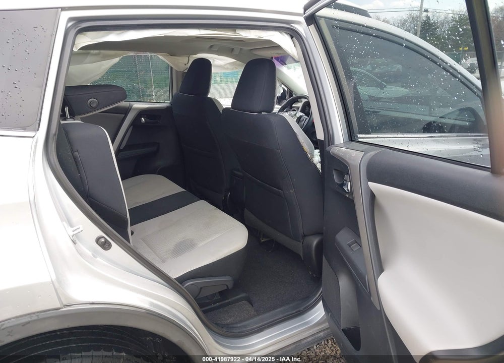 2016 TOYOTA RAV4 XLE VIN: 2T3RFREV3GW453890