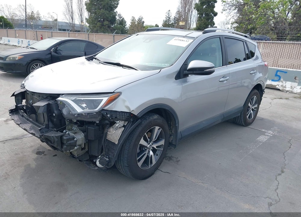 2017 TOYOTA RAV4 XLE VIN: 2T3RFREV2HW661051