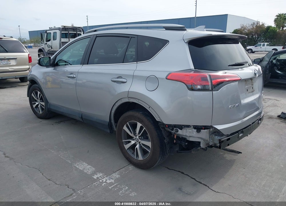 2017 TOYOTA RAV4 XLE VIN: 2T3RFREV2HW661051