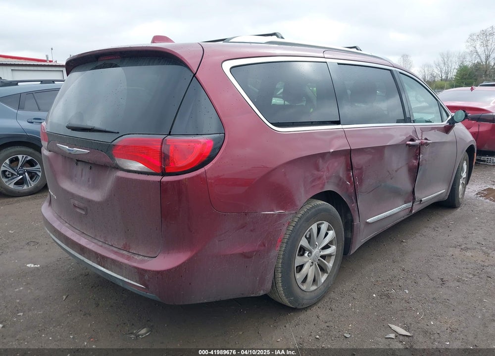 2018 CHRYSLER PACIFICA TOURING L VIN: 2C4RC1BG6JR204081