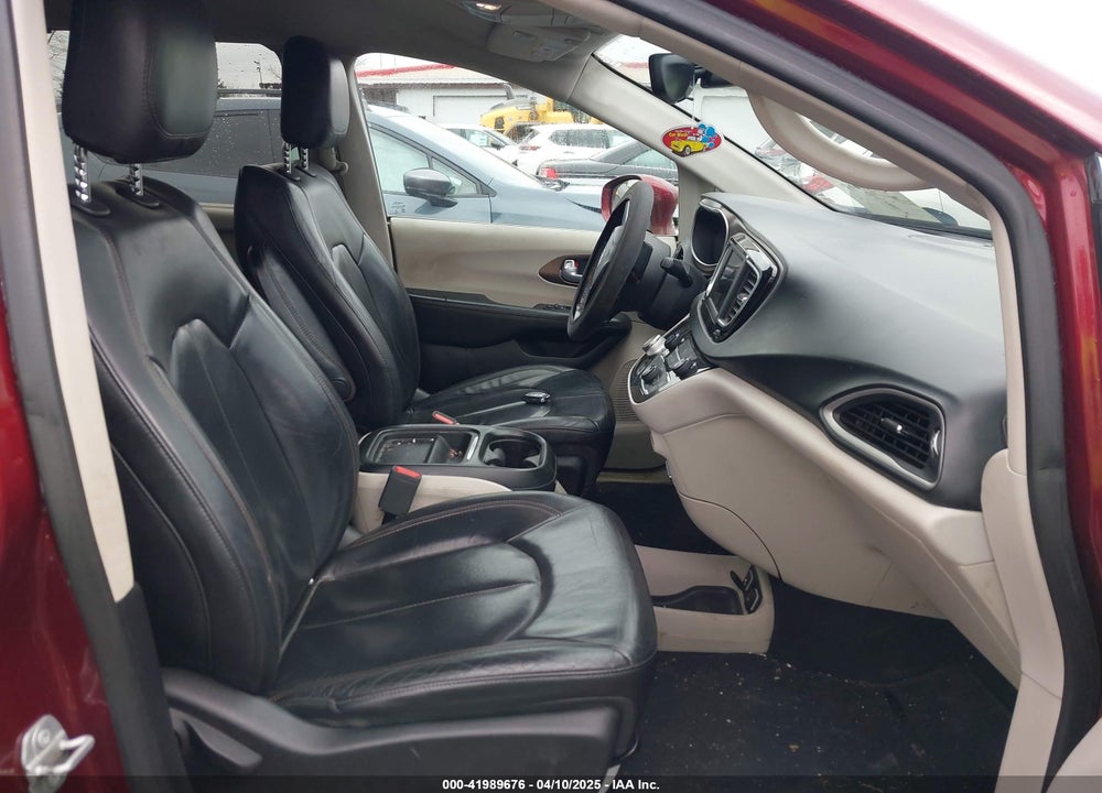 2018 CHRYSLER PACIFICA TOURING L VIN: 2C4RC1BG6JR204081