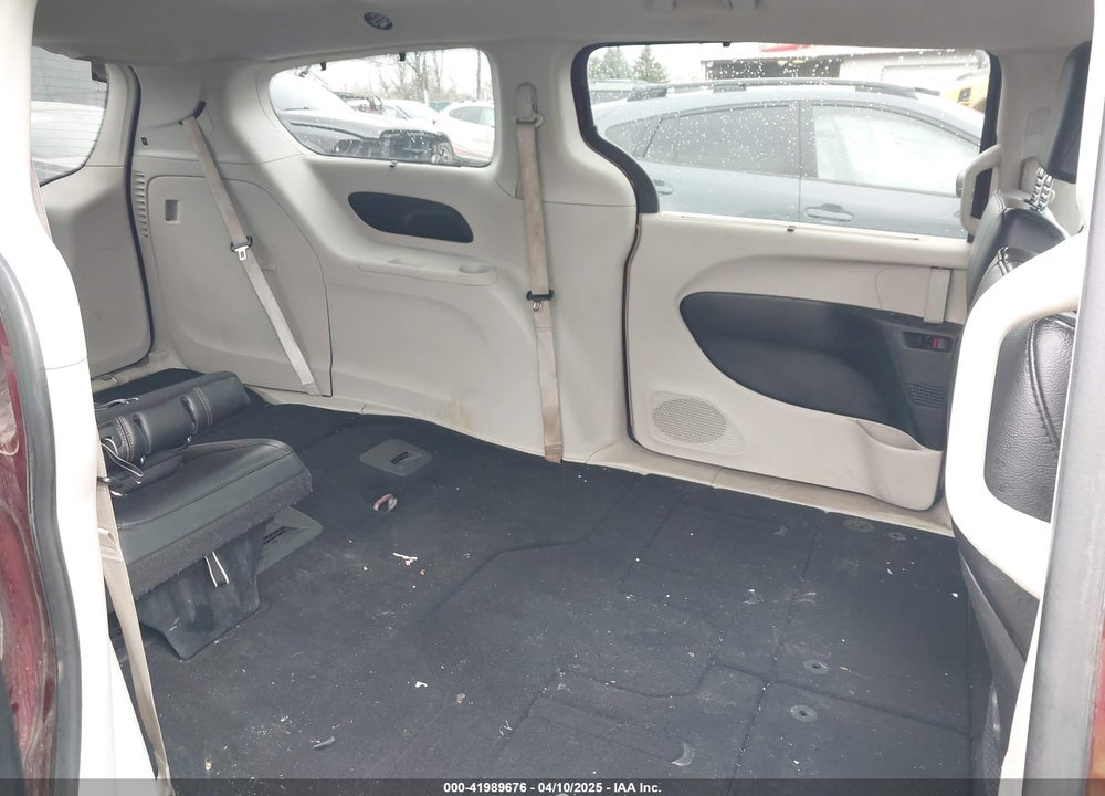 2018 CHRYSLER PACIFICA TOURING L VIN: 2C4RC1BG6JR204081
