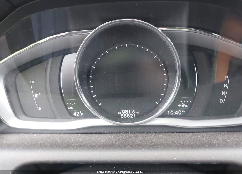 2017 VOLVO XC60 VIN: YV440MRU2H2157962