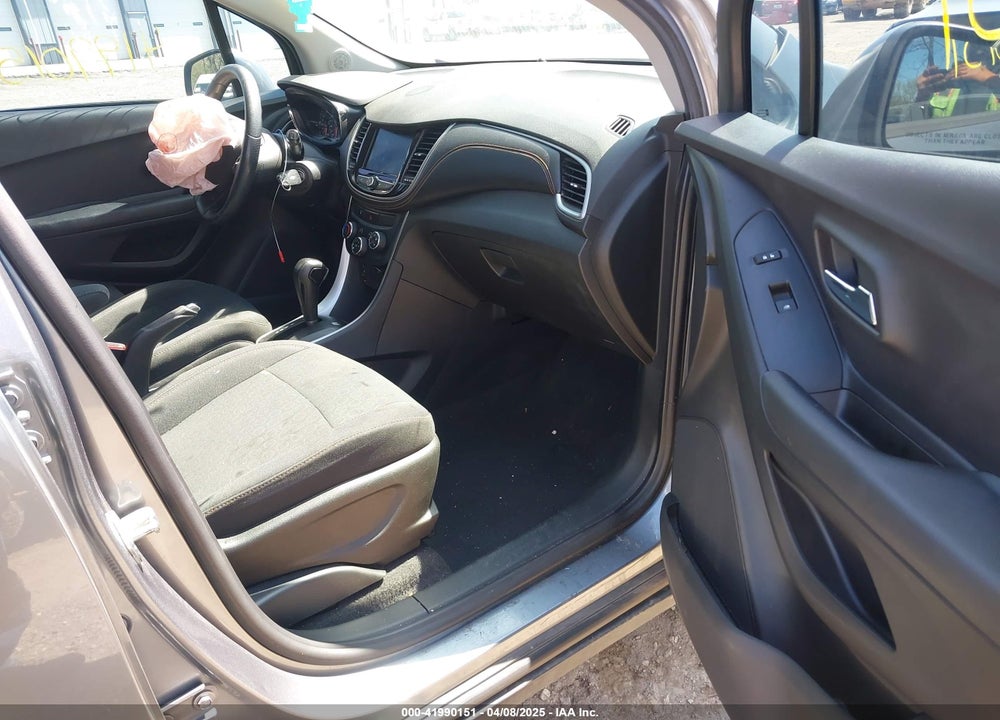 2020 CHEVROLET TRAX AWD LS VIN: 3GNCJNSB5LL157348