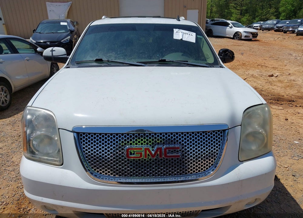 2011 GMC YUKON XL 1500 VIN: 1GKS2MEF9BR198152