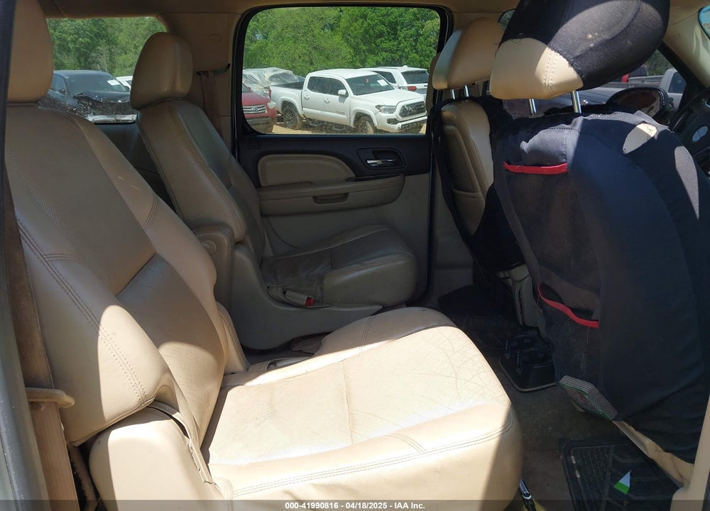 2011 GMC YUKON XL 1500 VIN: 1GKS2MEF9BR198152