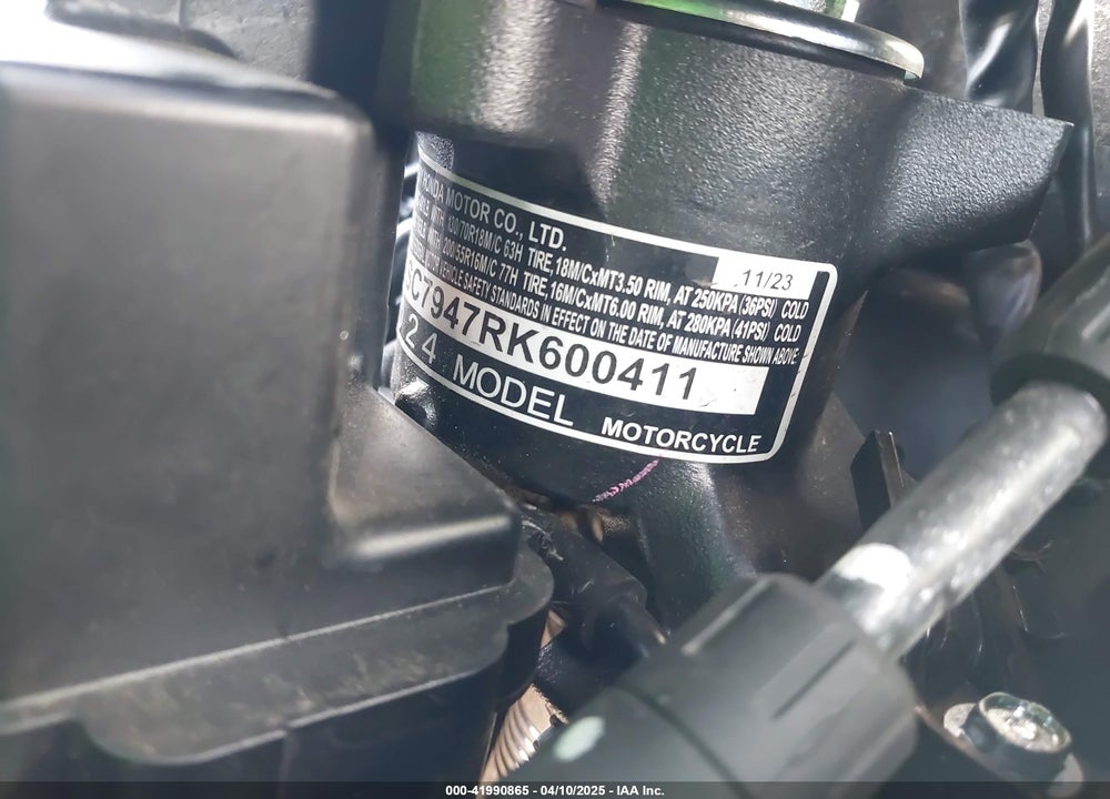 2024 HONDA GL1800 B VIN: JH2SC7947RK600411