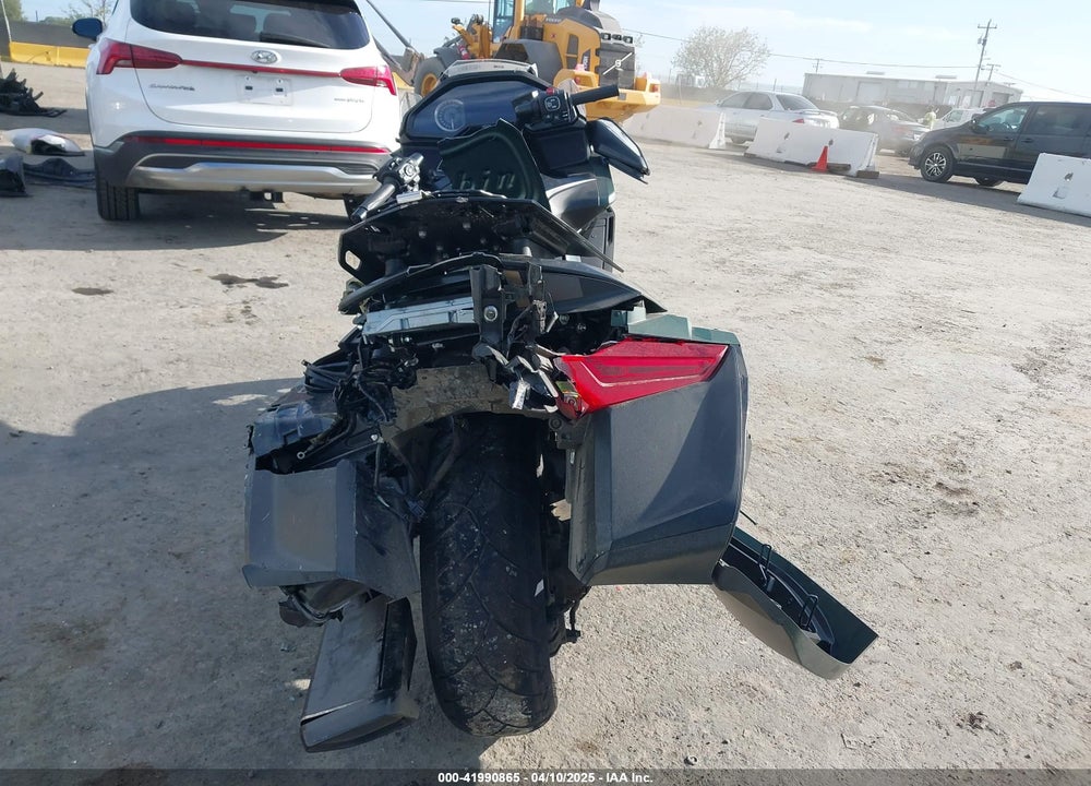 2024 HONDA GL1800 B VIN: JH2SC7947RK600411