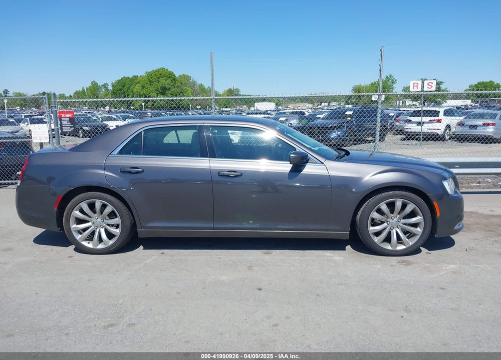 2019 CHRYSLER 300 TOURING L VIN: 2C3CCAAG2KH693985