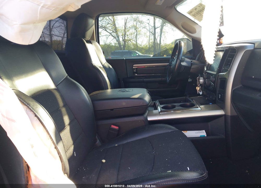 2015 RAM 1500 VIN: 3C6JR6CT9FG574403