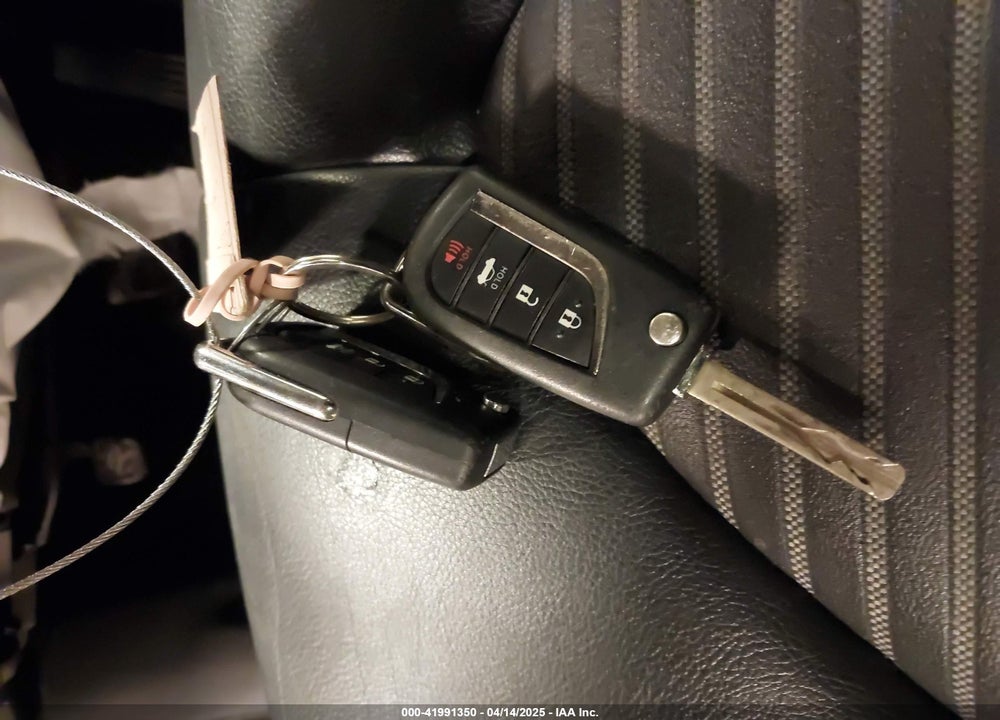 2020 TOYOTA CAMRY VIN: 4T1G11AK1LU941595