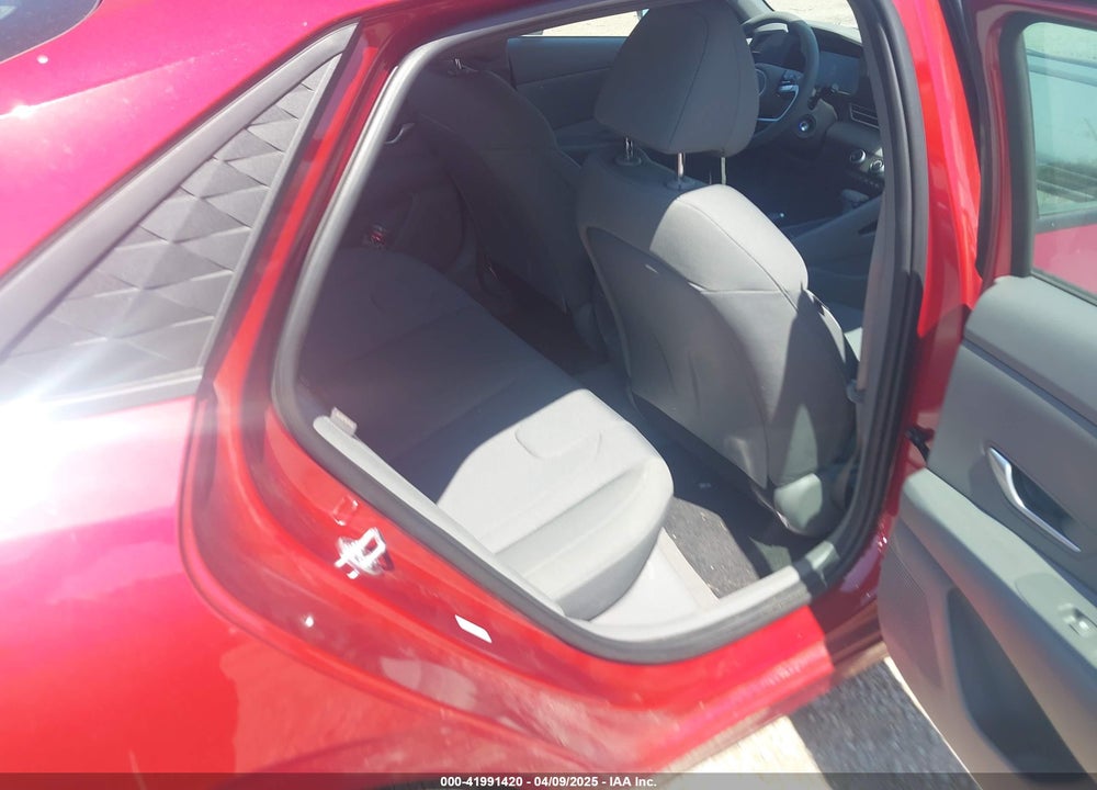 2025 HYUNDAI ELANTRA SE VIN: KMHLL4DG4SU937699
