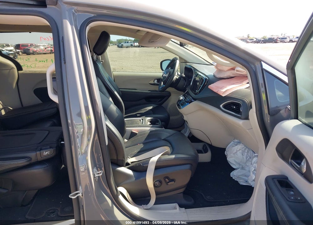 2023 CHRYSLER PACIFICA TOURING L VIN: 2C4RC1BG8PR613532