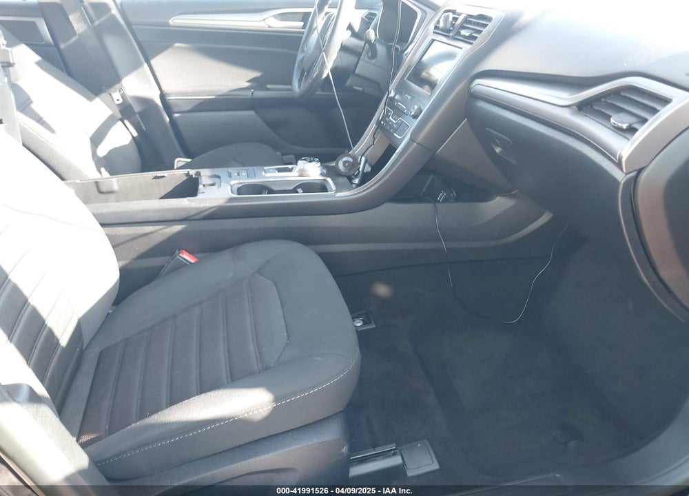 2020 FORD FUSION VIN: 3FA6P0HD8LR119972