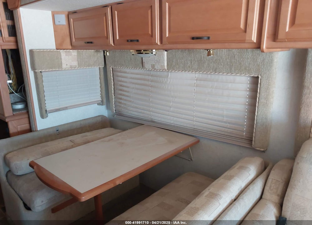 2005 WINNEBAGO ADVENTURER VIN: 5B4MPA7G353403634
