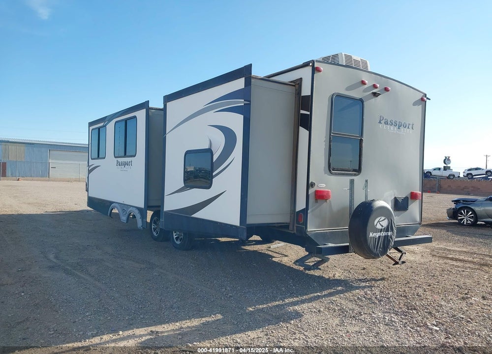 2018 PASSPORT ULTRA LITE TRAVEL TRAILER 31' VIN: 4YDT33529JT418747