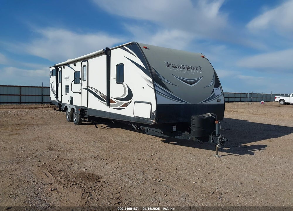 2018 PASSPORT ULTRA LITE TRAVEL TRAILER 31' VIN: 4YDT33529JT418747