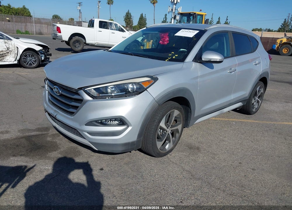2017 HYUNDAI TUCSON VIN: KM8J33A28HU486604