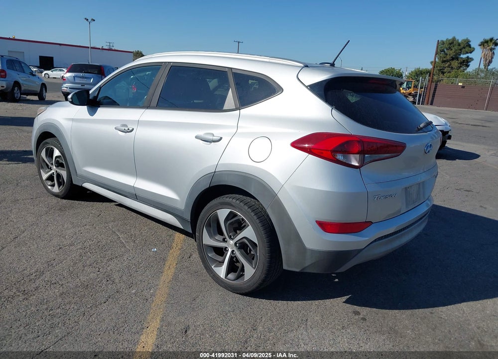 2017 HYUNDAI TUCSON VIN: KM8J33A28HU486604