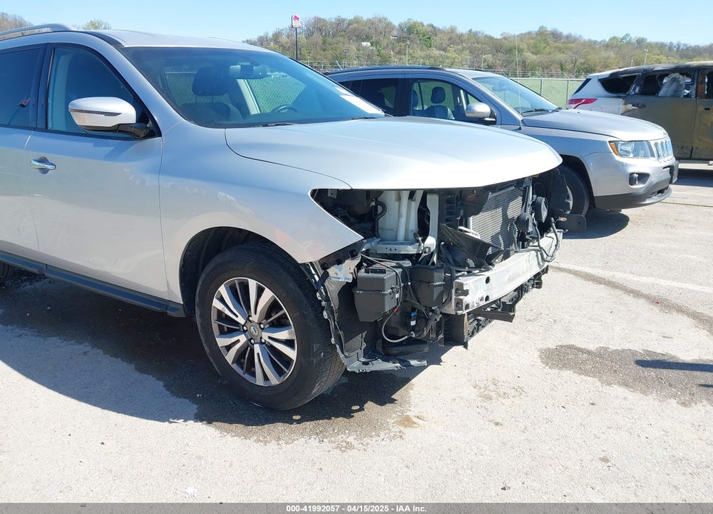 2017 NISSAN PATHFINDER SV VIN: 5N1DR2MN1HC673409