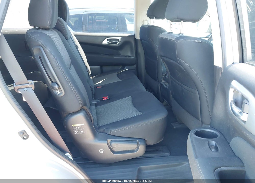 2017 NISSAN PATHFINDER SV VIN: 5N1DR2MN1HC673409