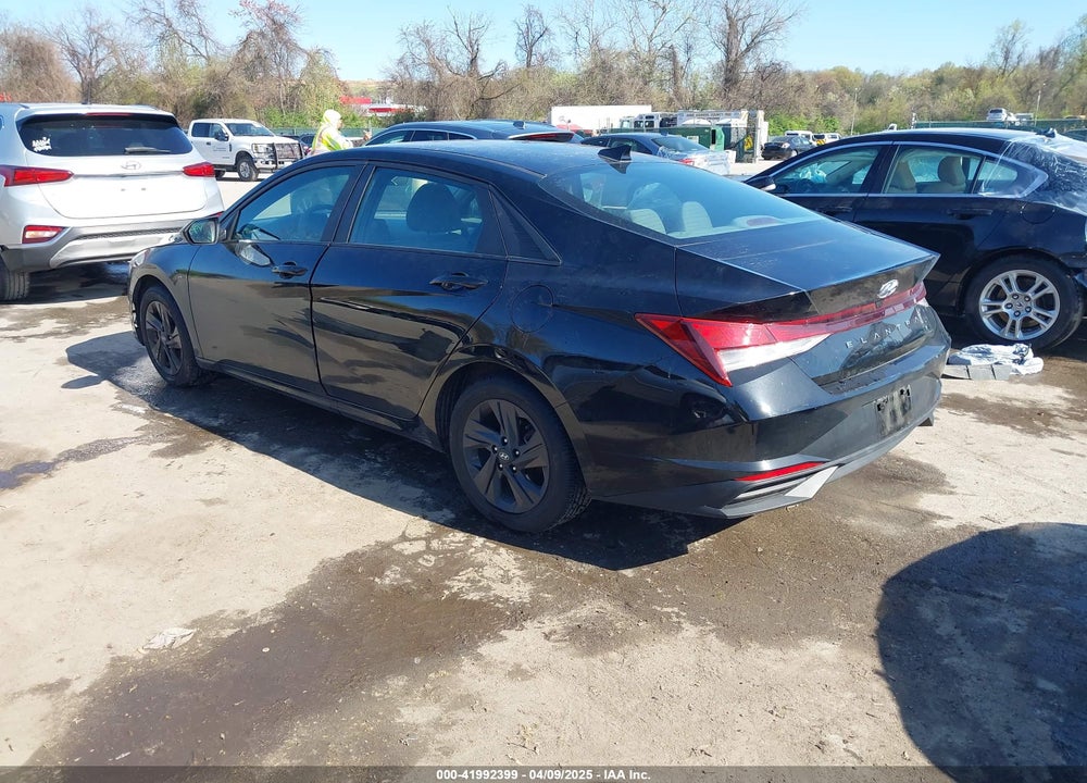 2021 HYUNDAI ELANTRA VIN: KMHLM4AG2MU139366