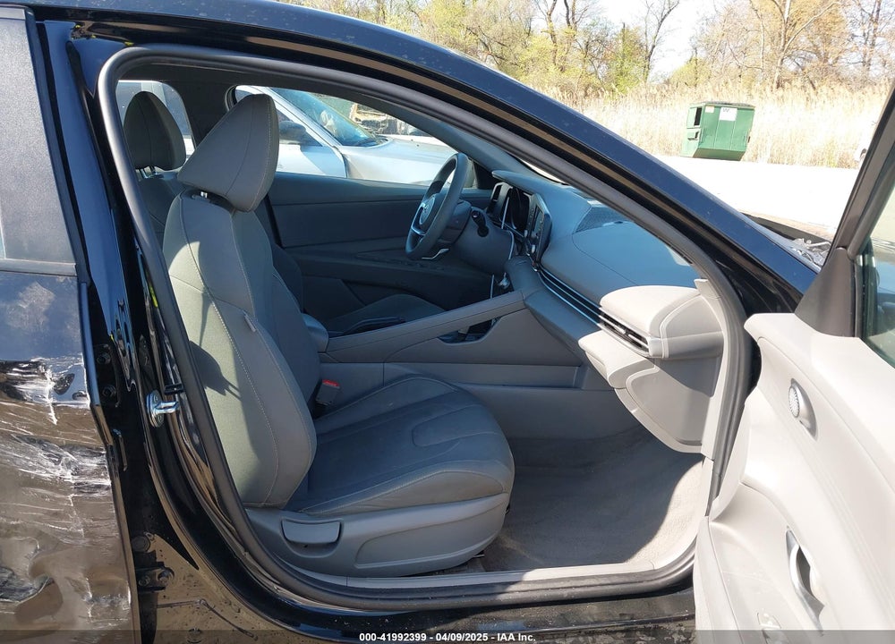 2021 HYUNDAI ELANTRA VIN: KMHLM4AG2MU139366