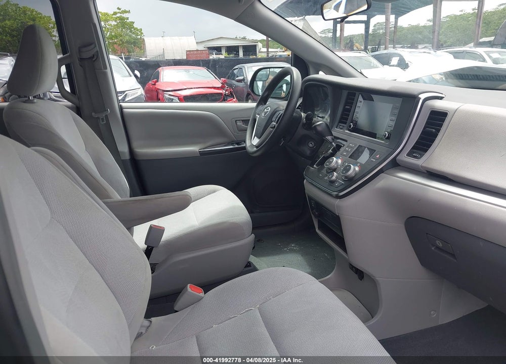 2019 TOYOTA SIENNA L 7 PASSENGER VIN: 5TDZZ3DC2KS005851