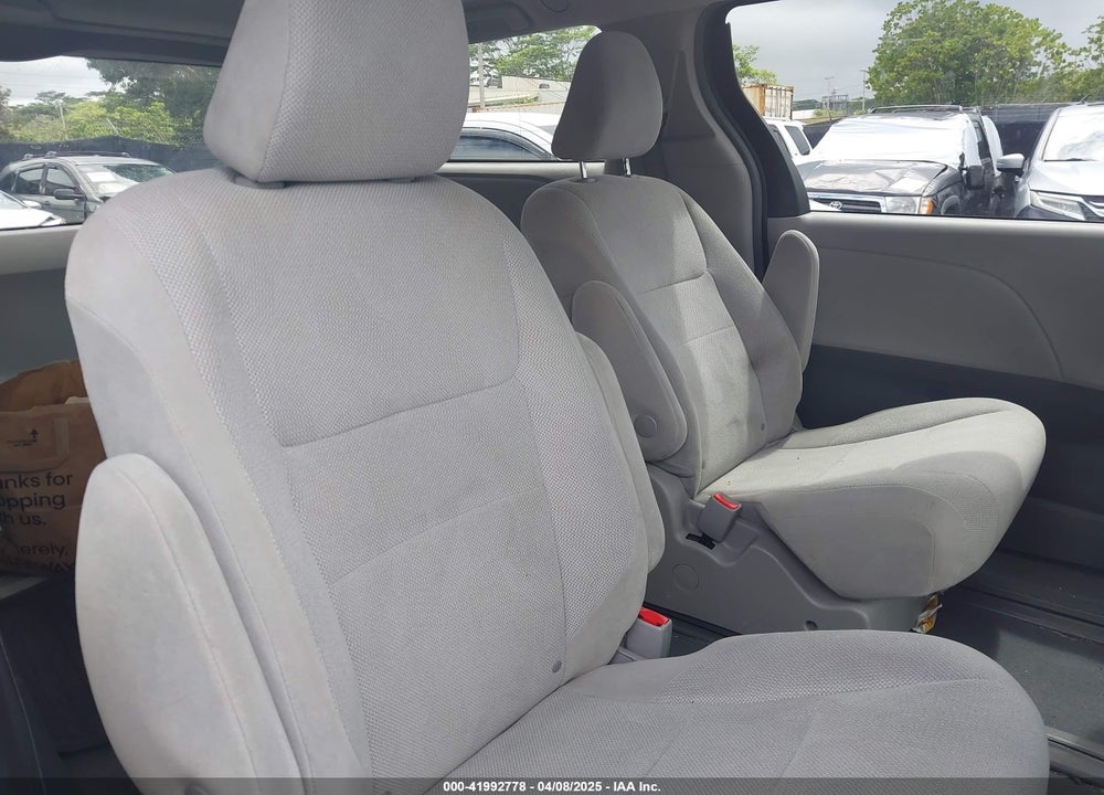 2019 TOYOTA SIENNA L 7 PASSENGER VIN: 5TDZZ3DC2KS005851