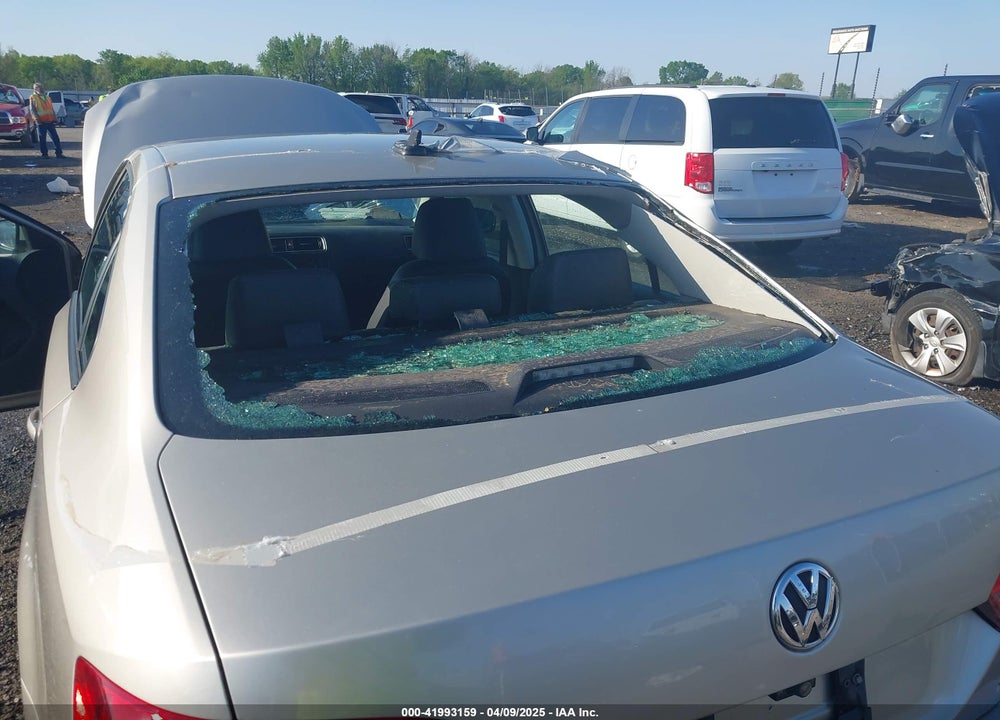2014 VOLKSWAGEN JETTA 1.8T SE VIN: 3VWD17AJ9EM271316